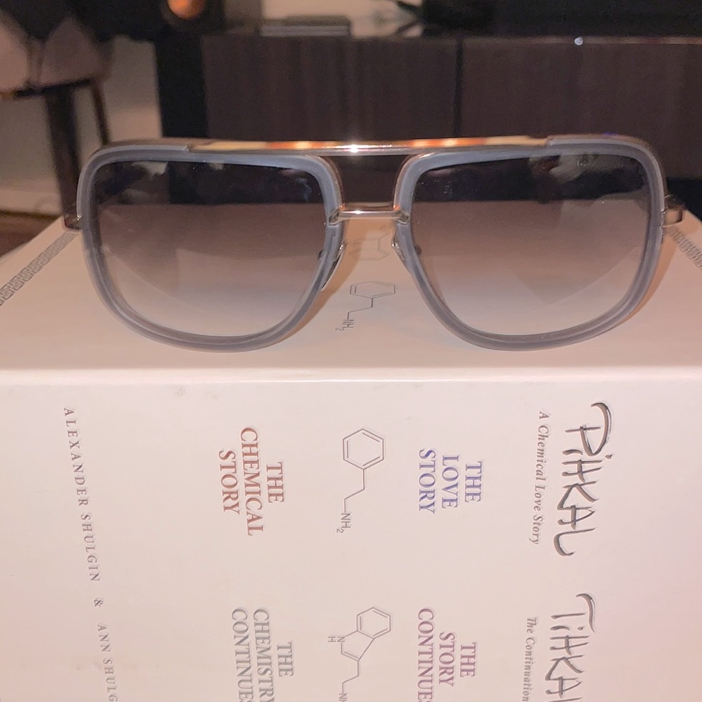 *Dita* Grey // Rose Gold Mach One